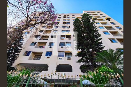 Apartamento à venda com 65m², 2 quartos e 1 vagaFachada