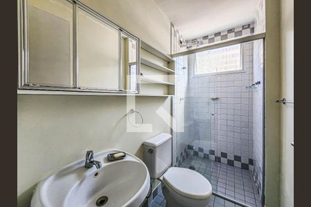 Banheiro de apartamento para alugar com 1 quarto, 50m² em Vila Júlia, Guarujá