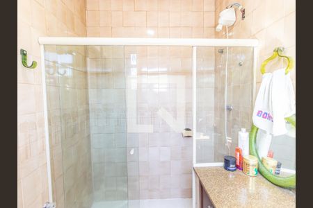 Casa à venda com 190m², 3 quartos e 2 vagasBanheiro da Suíte