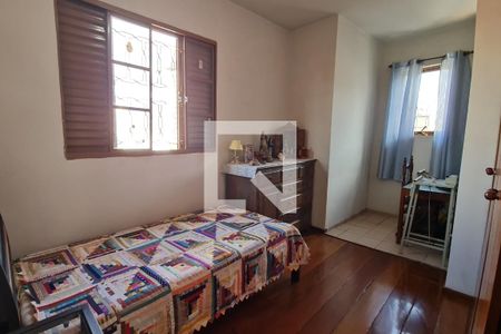 Casa à venda com 420m², 5 quartos e 4 vagasQuarto 3