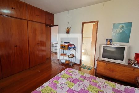 Casa à venda com 420m², 5 quartos e 4 vagasQuarto 1 - Suíte 