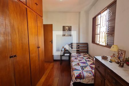 Casa à venda com 420m², 5 quartos e 4 vagasQuarto 3