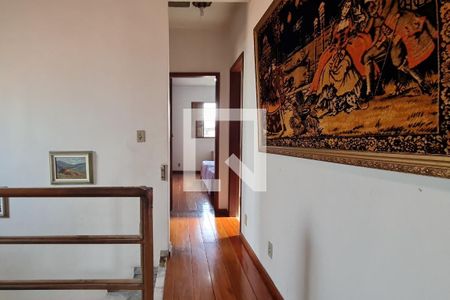Casa à venda com 420m², 5 quartos e 4 vagasCorredor 