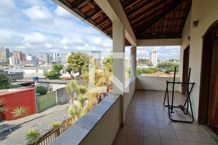 Casa à venda com 420m², 5 quartos e 4 vagasVaranda superior 