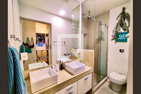 Apartamento para alugar com 80m², 2 quartos e sem vagaSuíte banheiro