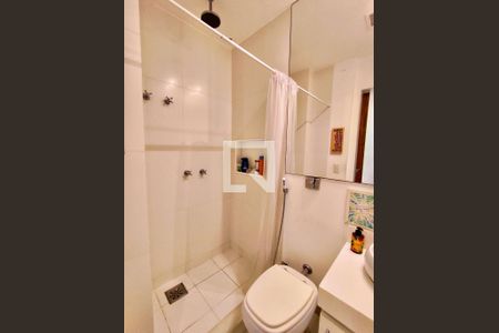 Apartamento para alugar com 80m², 2 quartos e sem vagaBanheiro social