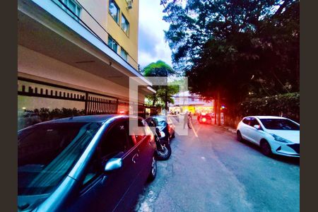 Apartamento para alugar com 80m², 2 quartos e sem vagaVista da Rua