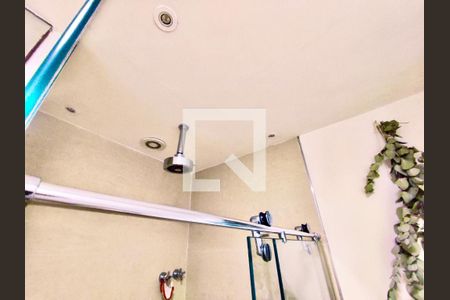 Apartamento para alugar com 80m², 2 quartos e sem vagaSuíte banheiro