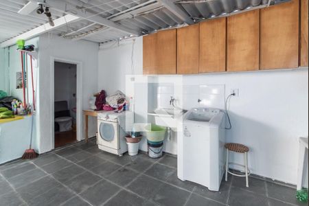 Casa para alugar com 280m², 4 quartos e 3 vagas Casa para alugar com 280m², 4 quartos e 3 vagasLavanderia - Quintal