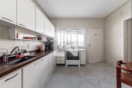 Casa para alugar com 280m², 4 quartos e 3 vagas Casa para alugar com 280m², 4 quartos e 3 vagasCozinha