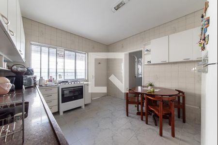 Casa para alugar com 280m², 4 quartos e 3 vagas Casa para alugar com 280m², 4 quartos e 3 vagasCozinha