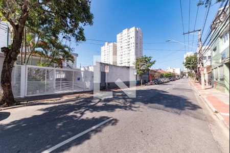 Casa para alugar com 280m², 4 quartos e 3 vagas Casa para alugar com 280m², 4 quartos e 3 vagasFachada