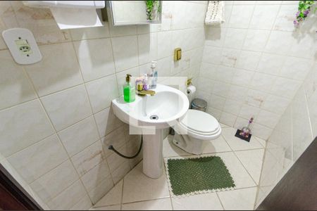 Casa à venda com 143m², 3 quartos e 3 vagas Casa à venda com 143m², 3 quartos e 3 vagasLavabo