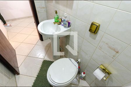 Casa à venda com 143m², 3 quartos e 3 vagas Casa à venda com 143m², 3 quartos e 3 vagasLavabo