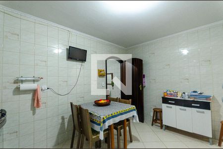 Casa à venda com 143m², 3 quartos e 3 vagas Casa à venda com 143m², 3 quartos e 3 vagasCozinha