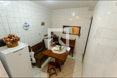 Casa à venda com 143m², 3 quartos e 3 vagas Casa à venda com 143m², 3 quartos e 3 vagasCopa