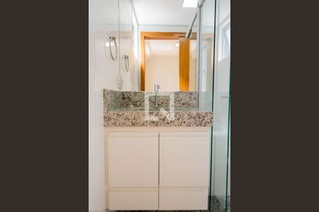 Apartamento para alugar com 58m², 2 quartos e 2 vagasBanheiro