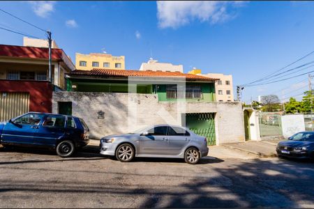 Casa à venda com 420m², 5 quartos e 7 vagasFachada