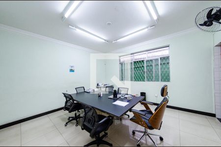 Casa à venda com 420m², 5 quartos e 7 vagasSuíte 2