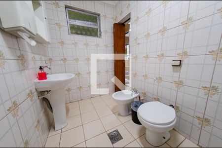 Casa à venda com 420m², 5 quartos e 7 vagasBanheiro suíte 1