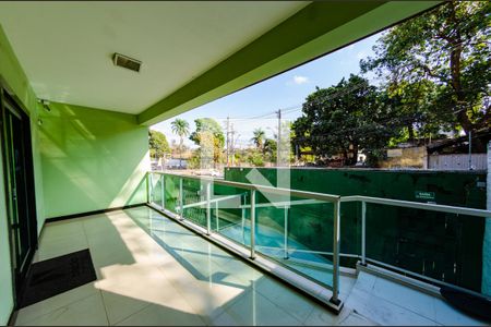 Casa à venda com 420m², 5 quartos e 7 vagasVaranda