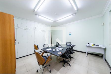 Casa à venda com 420m², 5 quartos e 7 vagasSuíte 2