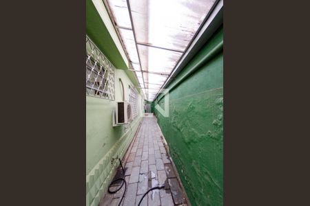 Casa à venda com 420m², 5 quartos e 7 vagasCorredor