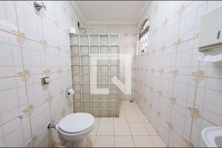 Casa à venda com 420m², 5 quartos e 7 vagasBanheiro suíte 1