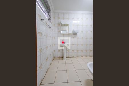 Casa à venda com 420m², 5 quartos e 7 vagasBanheiro suíte 2