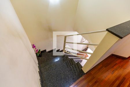 Escada Dormitórios de casa de condomínio à venda com 3 quartos, 95m² em Jardim Stella, Santo André