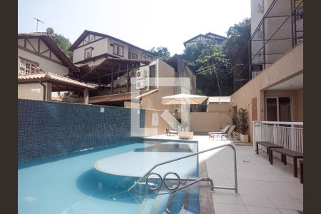 Apartamento à venda com 100m², 3 quartos e 1 vaga Apartamento à venda com 100m², 3 quartos e 1 vagaÁrea comum - Piscina