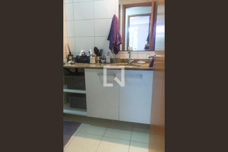Apartamento à venda com 100m², 3 quartos e 1 vaga Apartamento à venda com 100m², 3 quartos e 1 vagaBanheiro