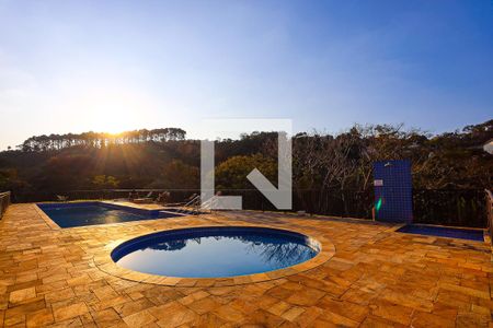 Apartamento à venda com 46m², 2 quartos e 1 vaga Apartamento à venda com 46m², 2 quartos e 1 vagaÁrea comum - piscina