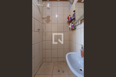 Banheiro social de casa para alugar com 1 quarto, 1100m² em São Luiz, Belo Horizonte