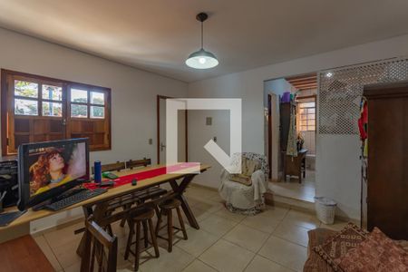 Sala de casa à venda com 1 quarto, 1100m² em São Luiz, Belo Horizonte