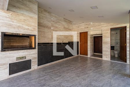 Casa de condomínio à venda com 800m², 4 quartos e 6 vagas Casa de condomínio à venda com 800m², 4 quartos e 6 vagasÁrea Externa