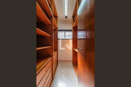 Casa de condomínio à venda com 800m², 4 quartos e 6 vagas Casa de condomínio à venda com 800m², 4 quartos e 6 vagasSuíte 3