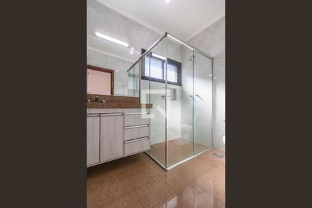 Casa de condomínio à venda com 800m², 4 quartos e 6 vagas Casa de condomínio à venda com 800m², 4 quartos e 6 vagasBanheiro da Suíte 1