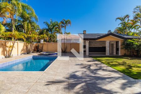 Casa de condomínio à venda com 800m², 4 quartos e 6 vagas Casa de condomínio à venda com 800m², 4 quartos e 6 vagasÁrea Externa