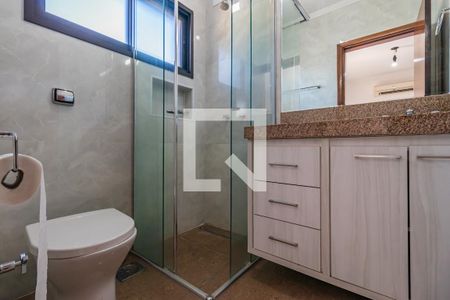 Casa de condomínio à venda com 800m², 4 quartos e 6 vagas Casa de condomínio à venda com 800m², 4 quartos e 6 vagasBanheiro da Suíte 2