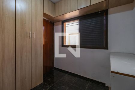 Casa de condomínio à venda com 800m², 4 quartos e 6 vagas Casa de condomínio à venda com 800m², 4 quartos e 6 vagasSuíte de Serviço