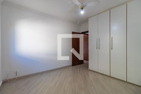 Casa de condomínio à venda com 800m², 4 quartos e 6 vagas Casa de condomínio à venda com 800m², 4 quartos e 6 vagasQuarto 1