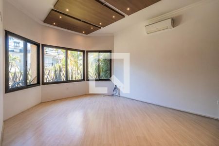 Sala de TV de casa de condomínio à venda com 4 quartos, 800m² em Tamboré, Santana de Parnaíba