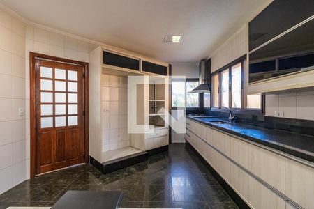 Casa de condomínio à venda com 800m², 4 quartos e 6 vagas Casa de condomínio à venda com 800m², 4 quartos e 6 vagasCozinha