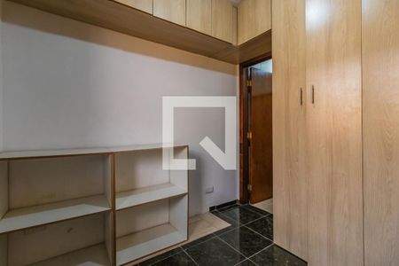 Casa de condomínio à venda com 800m², 4 quartos e 6 vagas Casa de condomínio à venda com 800m², 4 quartos e 6 vagasSuíte de Serviço