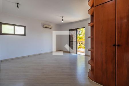 Casa de condomínio à venda com 800m², 4 quartos e 6 vagas Casa de condomínio à venda com 800m², 4 quartos e 6 vagasSuíte 2