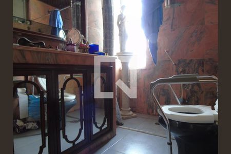 Apartamento à venda com 130m², 3 quartos e sem vagaBanheiro da Suíte