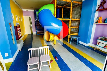 Apartamento à venda com 83m², 2 quartos e 2 vagas Apartamento à venda com 83m², 2 quartos e 2 vagasÁrea comum - Brinquedoteca