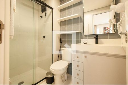Banheiro de kitnet/studio para alugar com 1 quarto, 26m² em Pinheiros, São Paulo