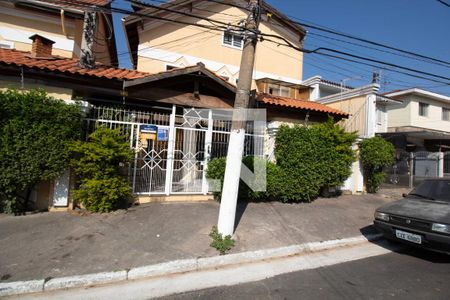 Casa de condomínio à venda com 190m², 4 quartos e 3 vagasFachada